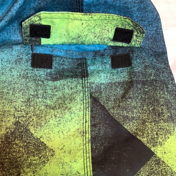 Men’s Speedo swim trunks size L - Picture 10 of 10